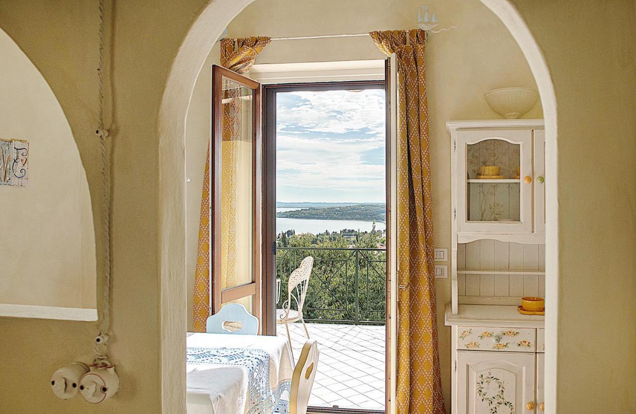 Alice'S Nest-Lake View House パデンゲ・スル・ガルダ エクステリア 写真